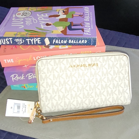 Michael Kors LG Phone Case Wristlet (Vanilla) - Picture 3 of 4